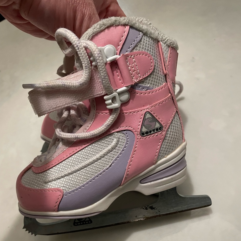COPY - Girls ice skates 9